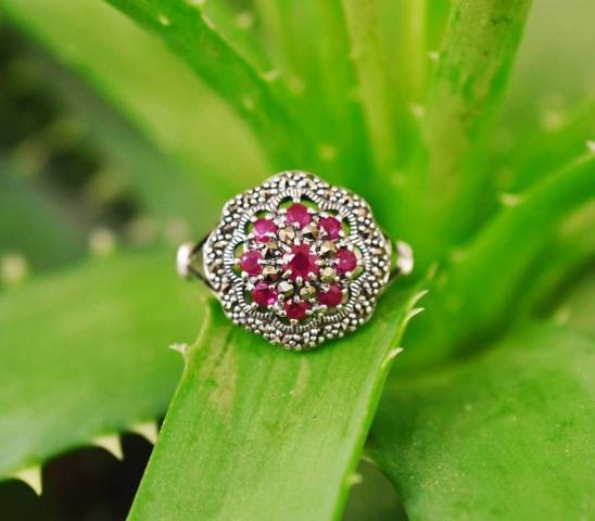 Bague Rubis et Marcassite sur argent 925