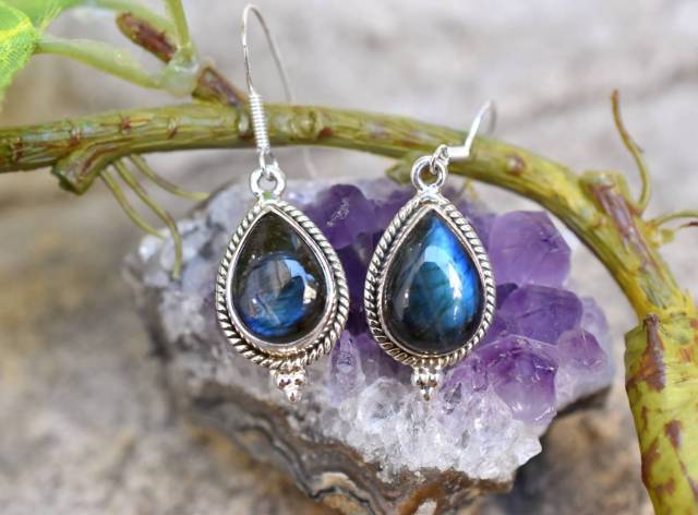 Boucles d'oreilles labradorite et argent 925 favorisant la protection