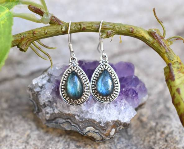 Boucles d'oreilles labradorite et argent 925 favorisant la protection