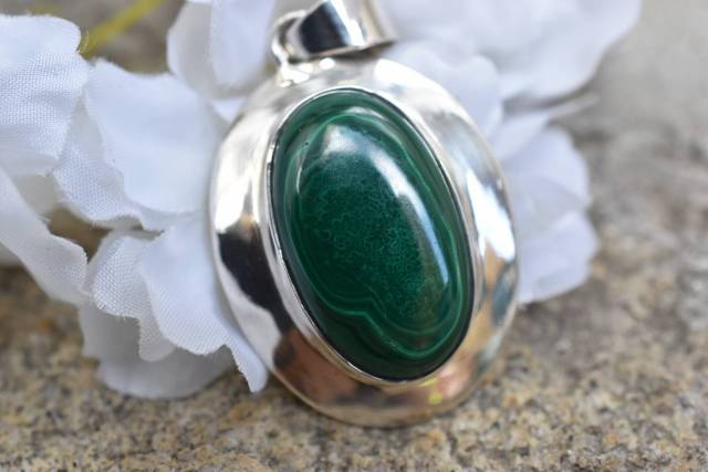 Pendentif malachite et argent 925 favorisant la confiance en soi